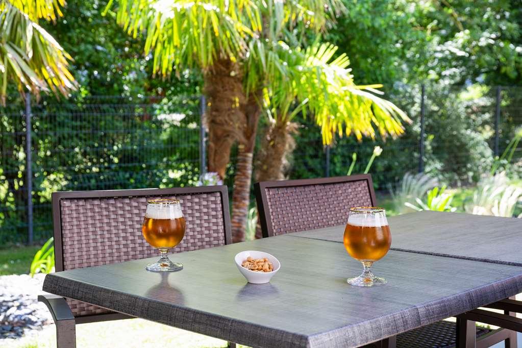 The Originals Boutique Hotel Restaurant Saint James, Монтегю Екстериор снимка