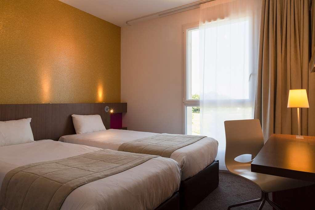 The Originals Boutique Hotel Restaurant Saint James, Монтегю Стая снимка