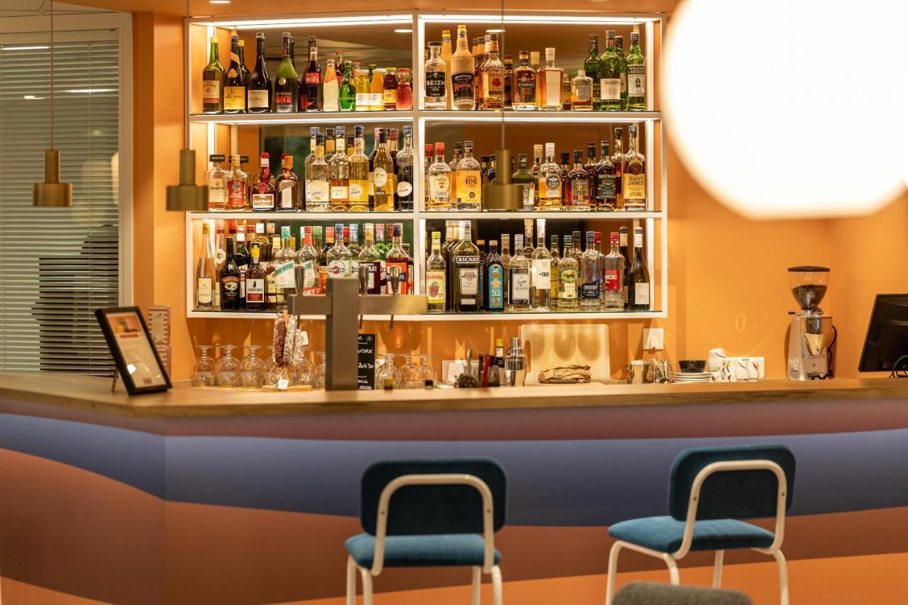 The Originals Boutique Hotel Restaurant Saint James, Монтегю Екстериор снимка